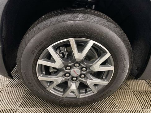 Used 2023 GMC Acadia SLE w/ Driver Convenience Package image 10