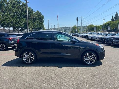 Used 2017 Kia Niro Touring FWD image 8