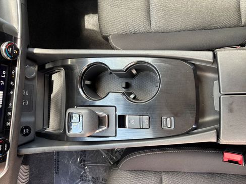 Used 2025 Nissan Rogue SV FWD image 42