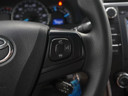 Used 2015 Toyota Camry LE FWD image 23