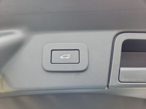 New 2026 Land Rover Range Rover Velar Dynamic SE image 14