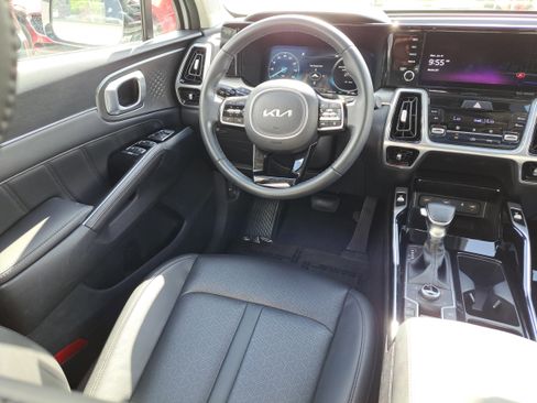 Used 2023 Kia Sorento SX image 10
