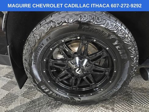 Used 2021 Chevrolet Tahoe Z71 w/ Z71 Signature Package AWD/4WD image 14
