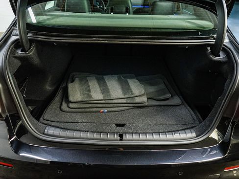 Used 2023 BMW 540i w/ Premium Package RWD image 27