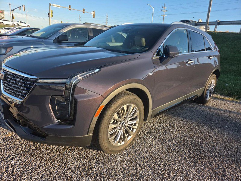 Used 2024 Cadillac XT4 Premium Luxury w/ Active Safety Package AWD/4WD image 3