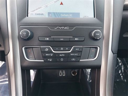 Certified 2020 Ford Fusion SE image 24