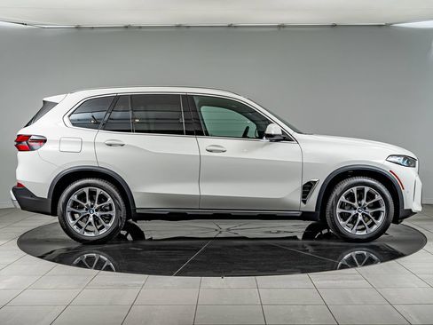 New 2026 BMW X5 xDrive40i w/ Climate Comfort Package AWD/4WD image 4