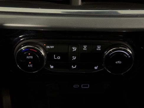 Used 2024 Chevrolet Trax LT w/ Driver Confidence Package FWD image 20