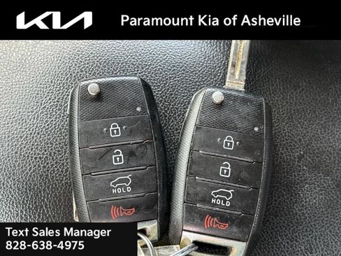 Used 2017 Kia Soul + FWD image 28
