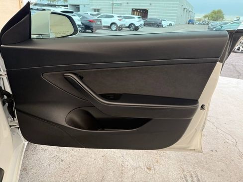 Used 2020 Tesla Model 3 Standard Range Plus image 12