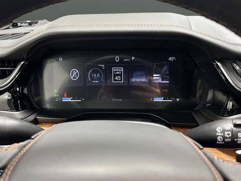 Used 2025 Jeep Grand Cherokee Summit w/ Obsidian Package image 18