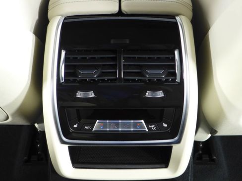 Used 2023 BMW ALPINA XB7 AWD/4WD image 25