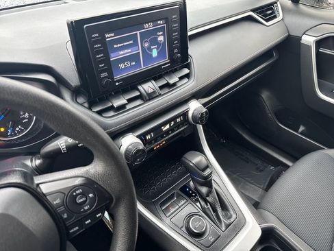 Used 2020 Toyota RAV4 LE image 21