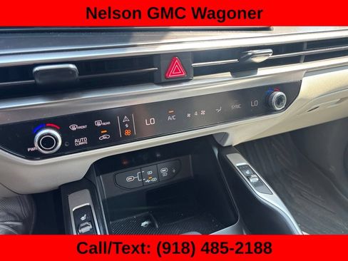 Used 2025 Kia Sorento S w/ Panoramic Sunroof Package FWD image 15