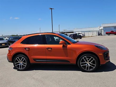 Used 2022 Porsche Macan AWD/4WD image 6