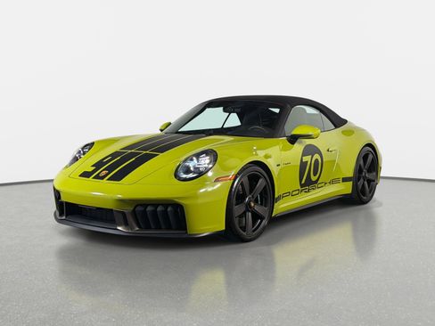 Used 2026 Porsche 911 GTS image 7