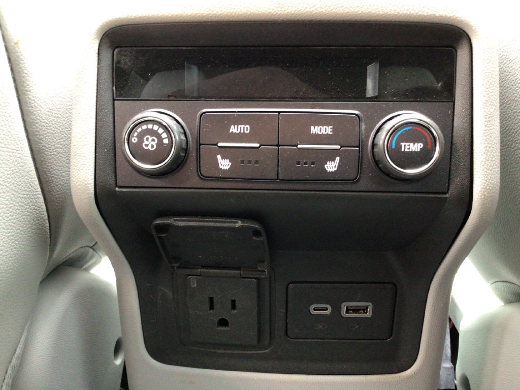Used 2023 GMC Acadia SLT w/ Technology Package AWD/4WD image 36