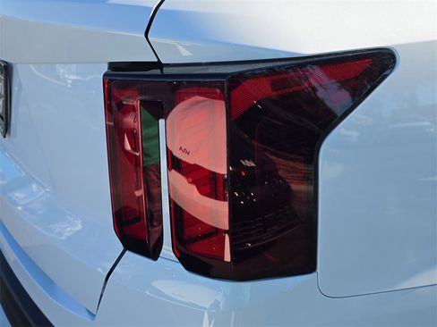 New 2026 Kia Sorento LX image 10