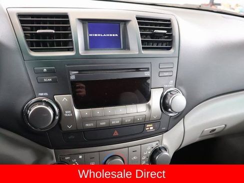Used 2012 Toyota Highlander 4WD w/ Tech Pkg image 19