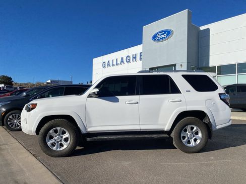 Used 2016 Toyota 4Runner image 22