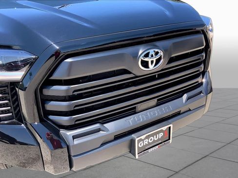 Used 2025 Toyota Tundra SR w/ SR Tow Package AWD/4WD image 28
