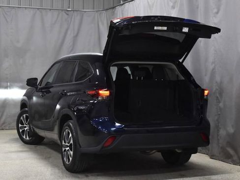 Used 2024 Toyota Highlander XLE image 37