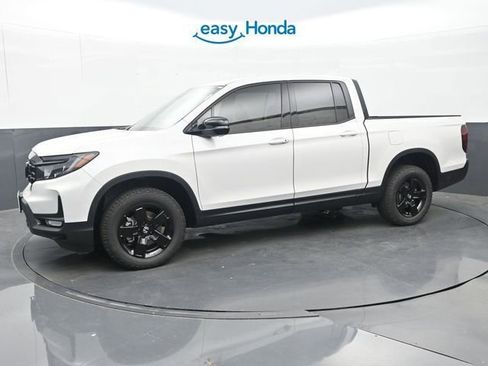 Used 2025 Honda Ridgeline Black Edition image 4