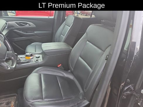 Used 2022 Chevrolet Traverse LT w/ LT Premium Package image 13