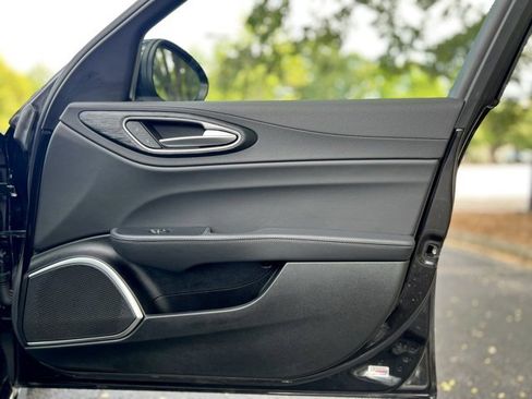 Used 2022 Alfa Romeo Giulia Sprint image 25