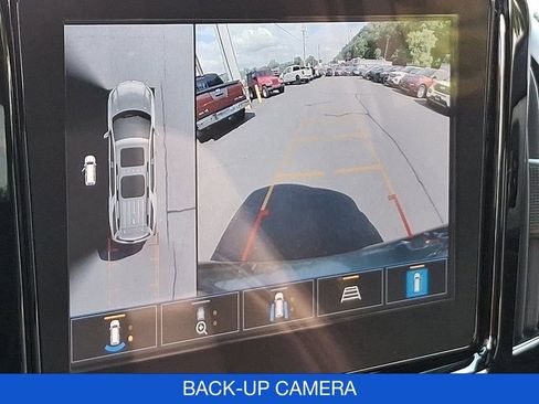 Used 2022 Chevrolet Traverse LT w/ LT Premium Package image 22