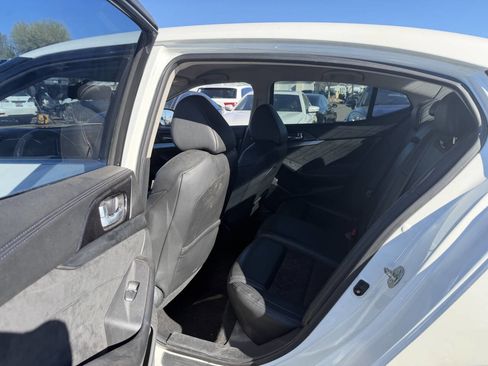 Used 2016 Nissan Maxima SR image 17