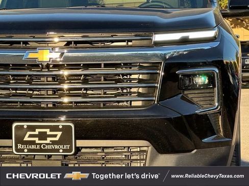 New 2026 Chevrolet Traverse LT w/ Driver Confidence Package FWD image 8