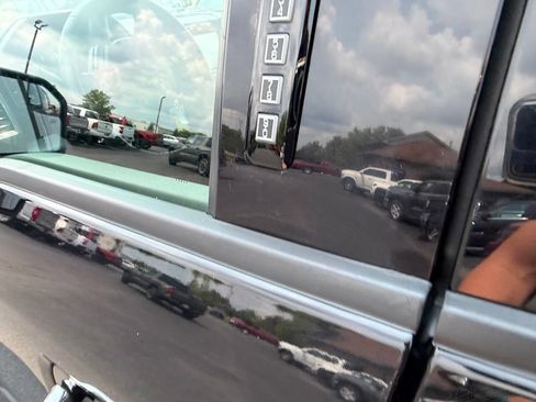 Used 2019 Ford F150 XLT w/ Equipment Group 302A Luxury AWD/4WD image 12