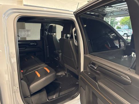 Used 2024 GMC Sierra 2500 AT4 w/ AT4 Premium Plus Package AWD/4WD image 14