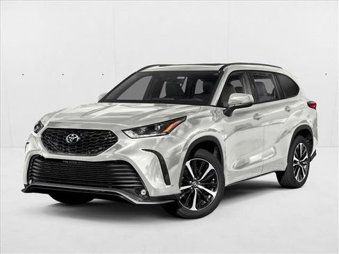 Used 2021 Toyota Highlander XSE FWD image 1