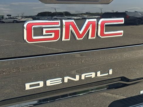 Used 2026 GMC Sierra 1500 Denali w/ Technology Package AWD/4WD image 34