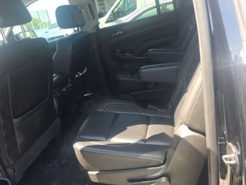 Used 2018 Chevrolet Suburban LT w/ LT Signature Package AWD/4WD image 13