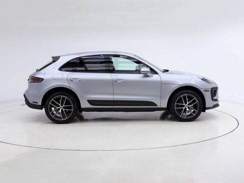 Certified 2024 Porsche Macan AWD/4WD image 10