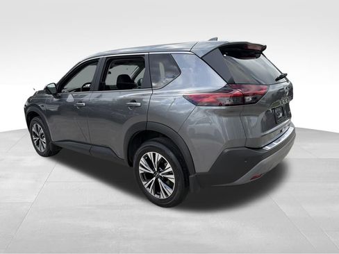 Used 2023 Nissan Rogue SV image 5
