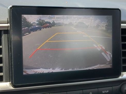 Used 2021 Hyundai Venue SE FWD image 18