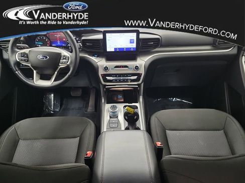 Used 2022 Ford Explorer XLT image 13