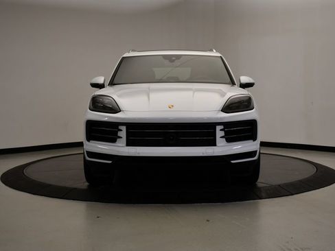 Certified 2026 Porsche Cayenne E-Hybrid AWD/4WD image 10