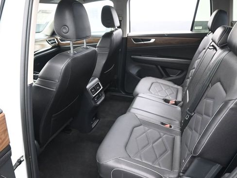 Used 2025 Volkswagen Atlas SE AWD/4WD image 25
