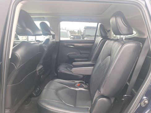 Used 2023 Toyota Highlander Platinum AWD/4WD image 15