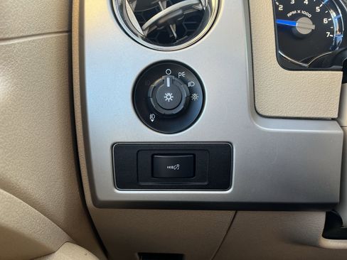 Used 2013 Ford F150 King Ranch w/ King Ranch Luxury Pkg image 18