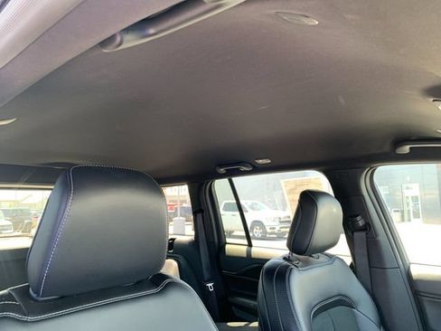 Used 2025 Jeep Grand Cherokee Altitude AWD/4WD image 18