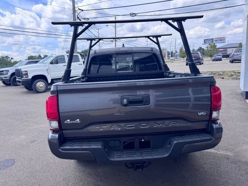 Used 2021 Toyota Tacoma SR AWD/4WD image 5