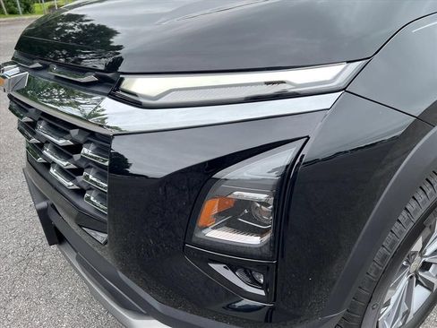Used 2026 Chevrolet Equinox LT w/ Safety and Technology Package AWD/4WD image 9