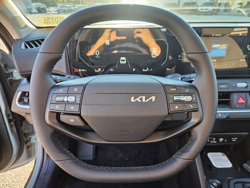 New 2025 Kia K4 EX image 14
