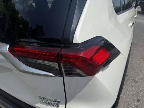 Used 2019 Toyota RAV4 Limited AWD/4WD image 11